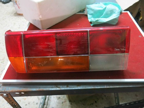 Peugeot 305 right tailight - peugeot,