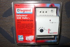 CONTACTEUR DELESTEUR MONO  15-90A LEGRAND 03810 tore intégré, Autonome compteur