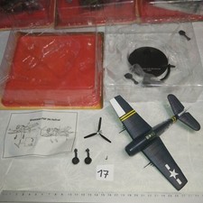 avion militaire 1/72 miniature