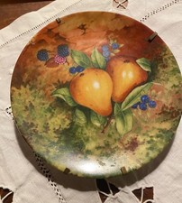 Assiette Limoges décorative Reine de France Saint-Yrieix, Signée AJ, 14 cm