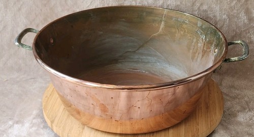 Ancienne grande bassine - , à