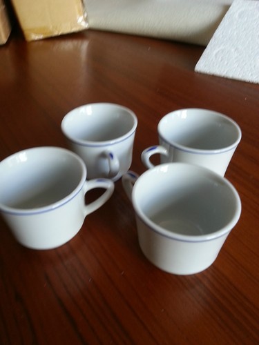 Lot petites tasses - petites,