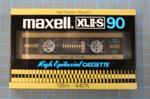Cassette audio tape maxell - k7,