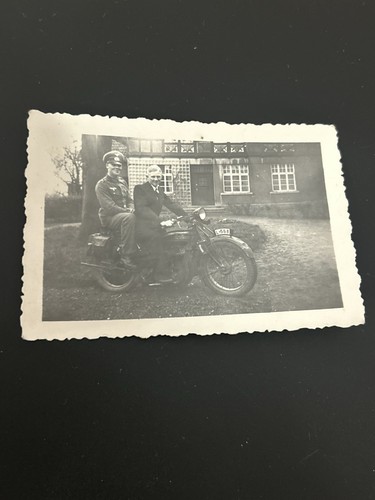 Photo moto ancienne - photo,