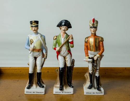 Figurines porcelaine soldat - figurines,