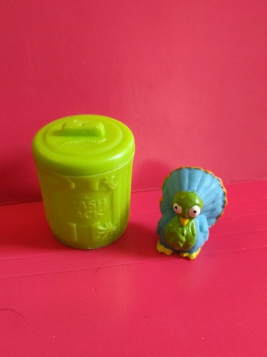 Figurine poubelle bleues - , the