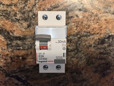 INTERRUPTEUR DIFFERENTIEL 63A 30mA TYPE AC LEGRAND 411506 INTER. DIFF. 63AMPERES