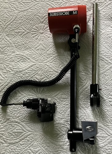 Ikelite substrobe underwater - ikelite,