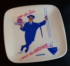 PATISFRANCE plastic countertop coin with cake 50s/60s