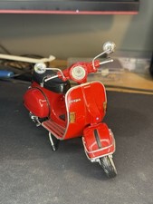 Piaggio Vespa P200 E 1978 Motorcycle Scooter Red Chrome NewRay 42123A