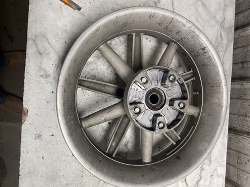 Roues arrière droite 06 - roues,