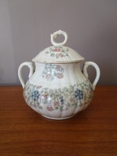 POT AVEC COUVERCLE   HB & Cie CHOISY LE ROI TERRE DE FER DECOR FLORAL