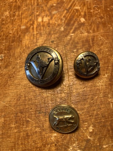 Lot boutons chasse les - 3, «