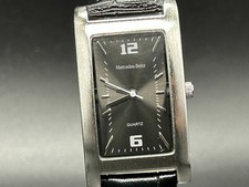 *Presque comme neuve* montre