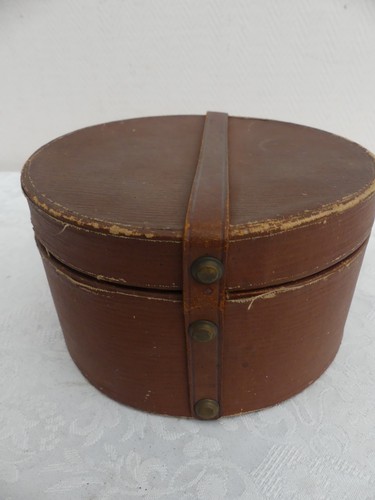 Boite chapeaux ancienne - à,