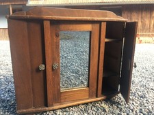 armoire ancienne en bois pour poupée 