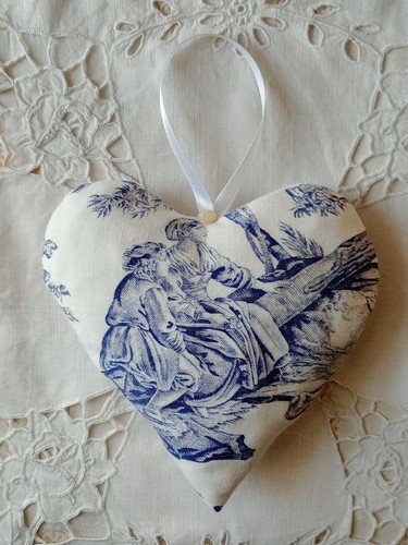 Coussin porte cœur - de,