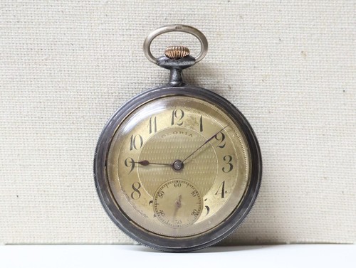 Ancienne montre mécanique - ancienne, de