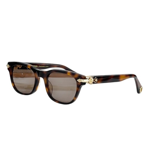 Chrome hearts well - well, strung
