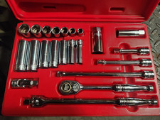 Snap On Tools PB-17 3/8 drive 2 socket set w/ ratchet, breaker bar extensions