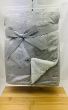 couverture bébé grise