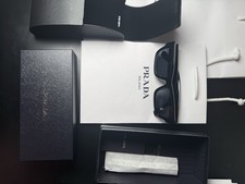 Lunettes de soleil Prada