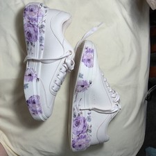 Skechers Cordova Court classic Painted purple  pink flowers ￼size 8.5￼