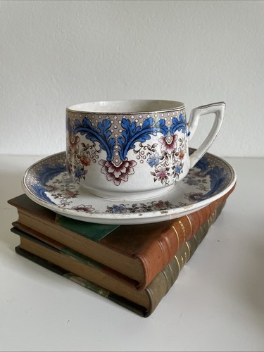 Ancien déjeuner grande tasse