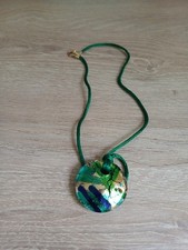 Collier pendentif en verre