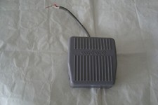 MACHINE A COUDRE PEDALE AVEC