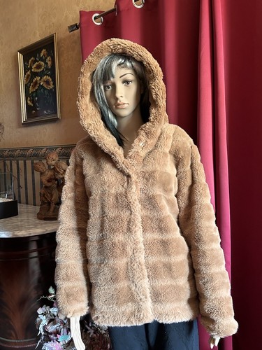 Manteau fausse fourrure beige