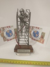 PMPB8-0403 FIREFIGHTERS LES ETAINS DU PRINCE LANCES ON AERIAL SCALE