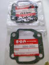 2 JOINTS D EMBASE NEUFS