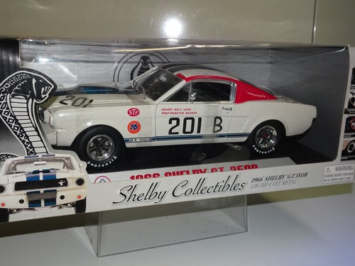 Shelby collectibles ford - 1/18,