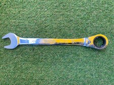 clé plate a fourche et tete a