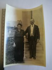 R35 photo circa 1910 TTBE 17.5x12.5 cm bourgeois couple pose outdoor staircase