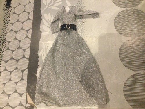 Robe grise pailletée avec - robe,