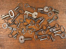 Lot de 32 Anciennes clés