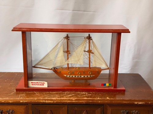 Vintage mauritius wooden - mauritius,