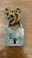 cadenas ancien en fer sans