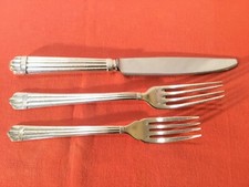 Fourchette, couteau et fourchette à dessert métal argenté Christofle modèle Aria