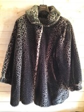 VESTE FAUSSE FOURRURE STYLE LEOPARD T 50-52 / ( manteau)