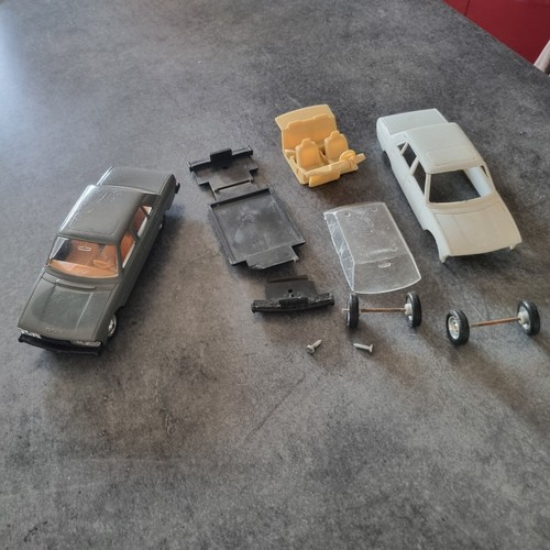 Minialuxe peugeot 604 voiture - peugeot,