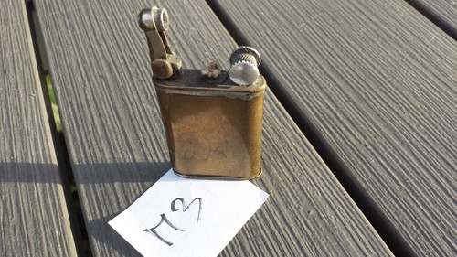 Ancien rare briquet - m3/,