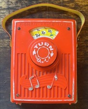 VINTAGE 1969 FISHER PRICE MUSIC BOX POCKET RADIO, Do Re Mi, Works