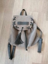 Sac à dos gris en cuir de