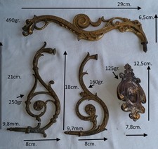 Lot d'ornements de meuble