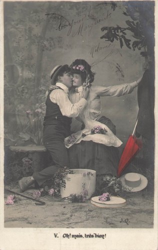 Homme canotier embrassant - homme,