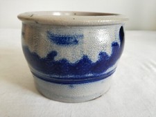 ANCIEN POT EN GRES MOTIF BLEU