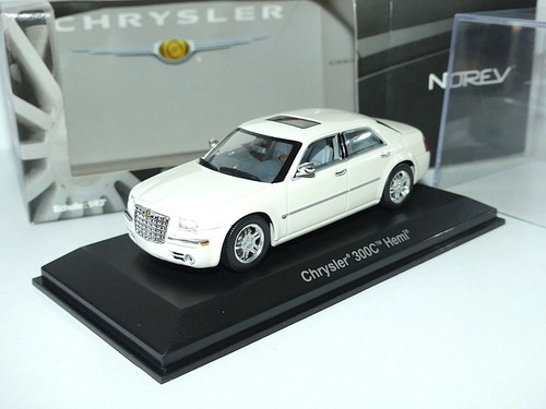 Chrysler 300 hemi blanc - c,